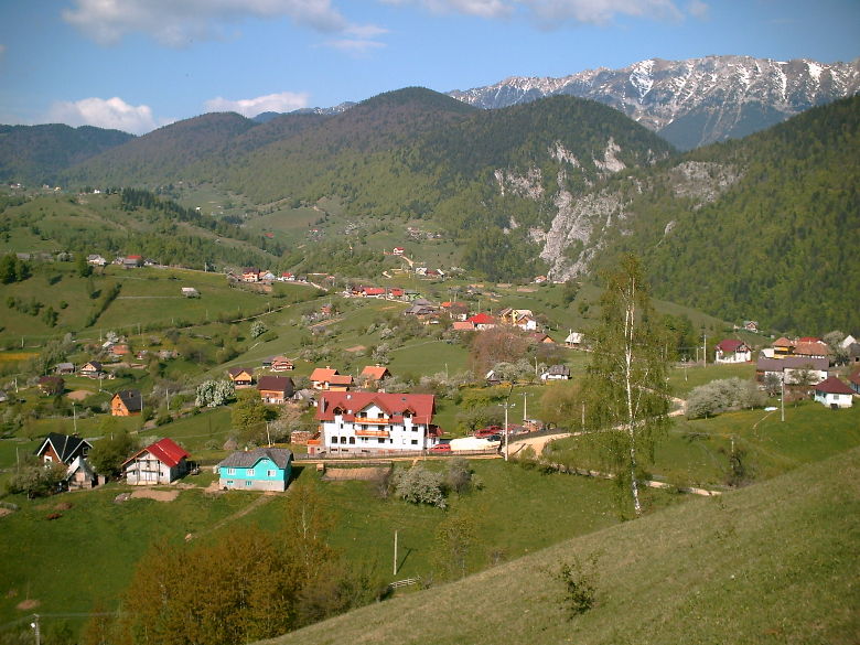 Magura with Piatra Craiului mountains